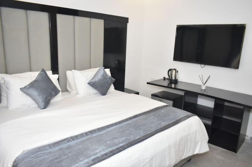 Jada Hotel And Suits Lagos Esterno foto