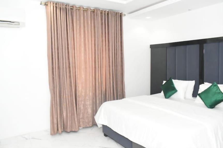 Jada Hotel And Suits Lagos Esterno foto